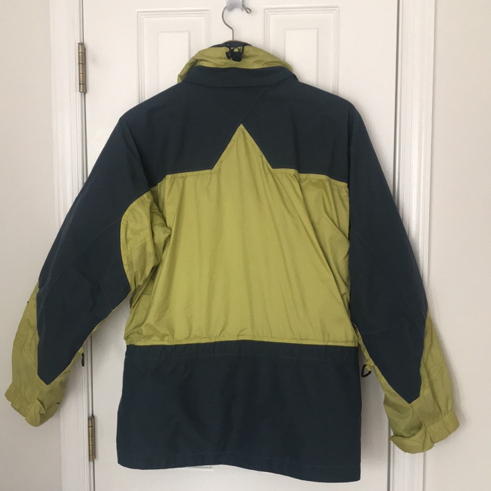 Women’s Columbia Waterproof Jacket - Picture 2 of 8